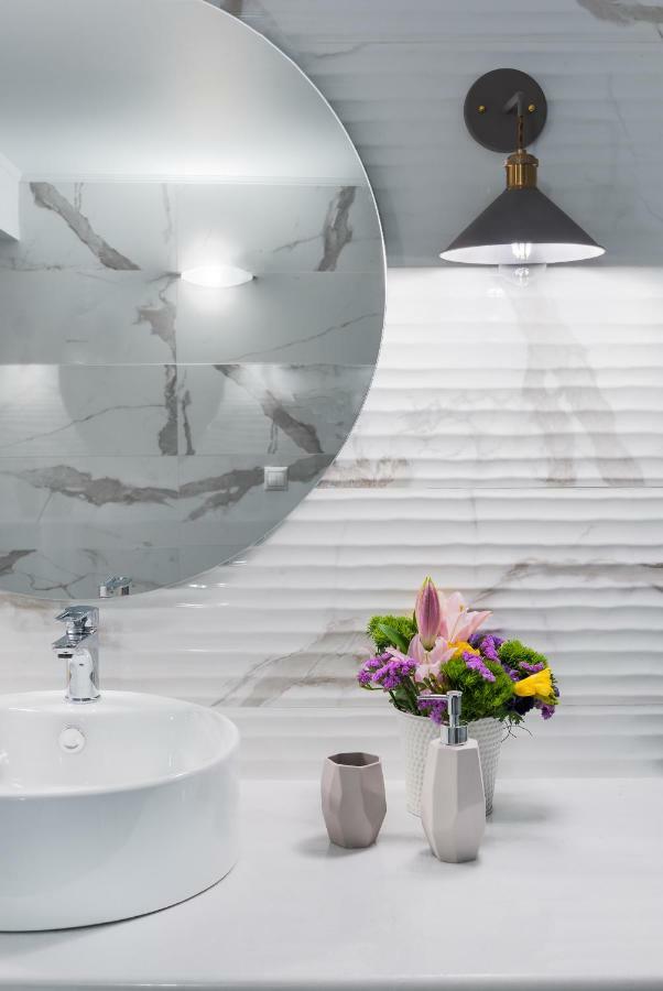 Mavrogenous Luxury Apartments نافبليو المظهر الخارجي الصورة